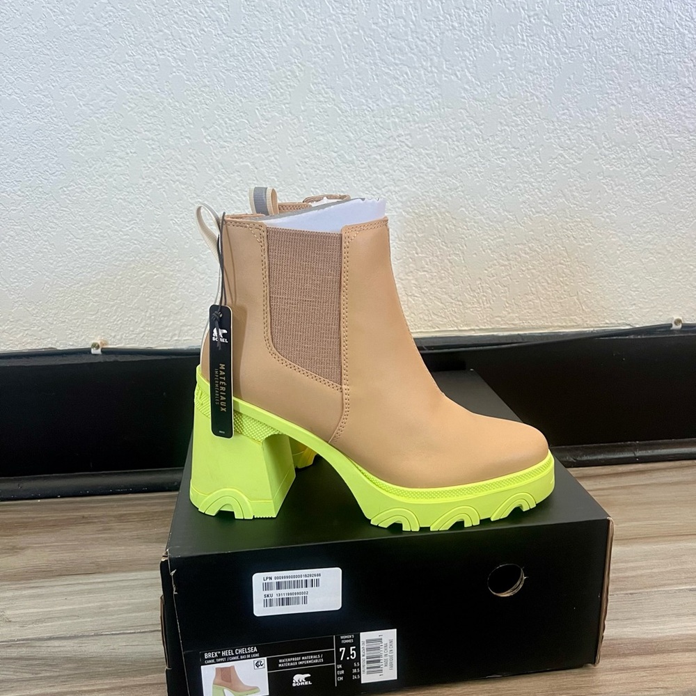 Sorel Brez Chelsea Heeled Boots - Waterproof, leather - Picture 3 of 4